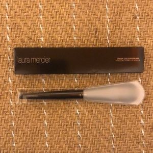 NEW Laura Mercier Cheek Colour Brush
